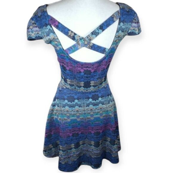 CITY TRIANGLES BLUE & PURPLE PRINTED CRISSCROSS BACK FIT & FLAIR DRESS SZ.13 JUN - Picture 4 of 7